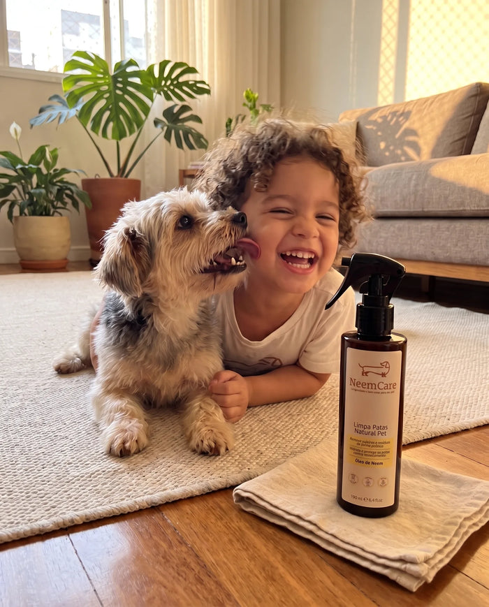 Cliente real com Limpa Patas Natural para Cães e Gatos com Óleo de Neem | NeemCare
